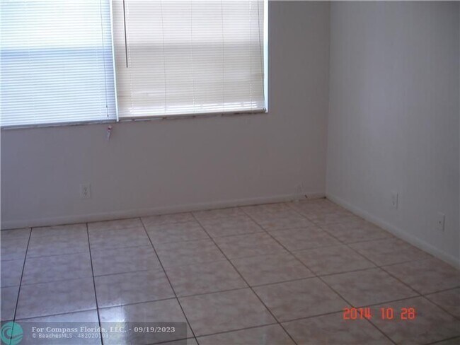 Building Photo - 4295 NW 114th Terrace