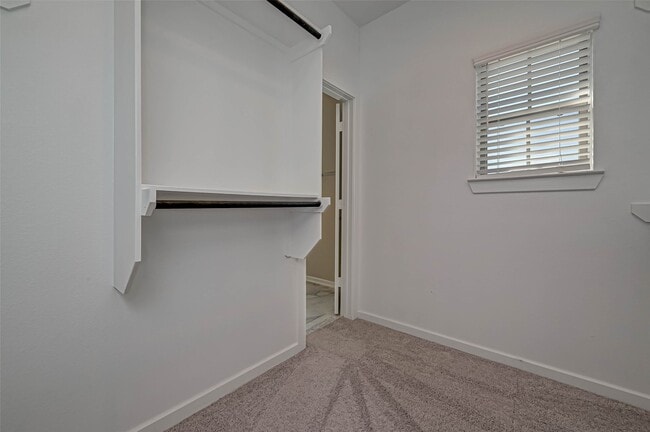 Building Photo - 316 N Spotted Fern Dr