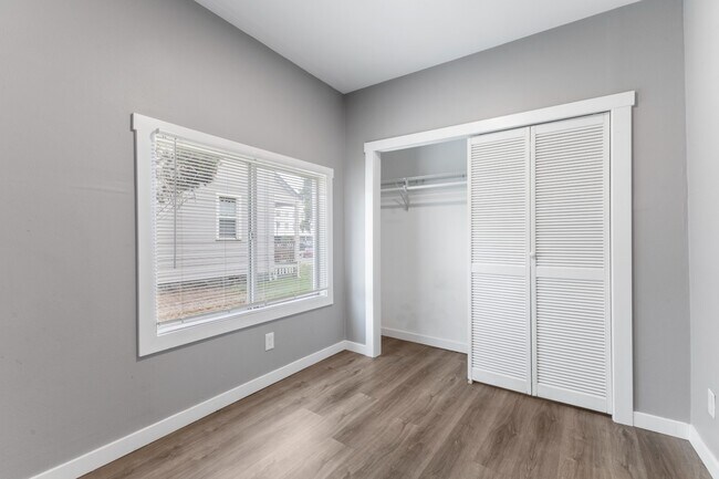 Building Photo - Modern 2-Bed Apartment in Heart of Tacoma