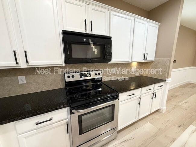Building Photo - 7028 Beauhaven Ct