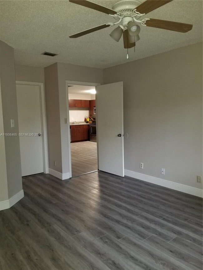 Building Photo - 13952 SW 91st Terrace