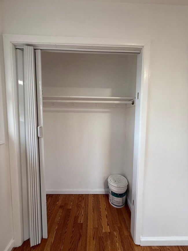 Building Photo - 23 Lamont Rd