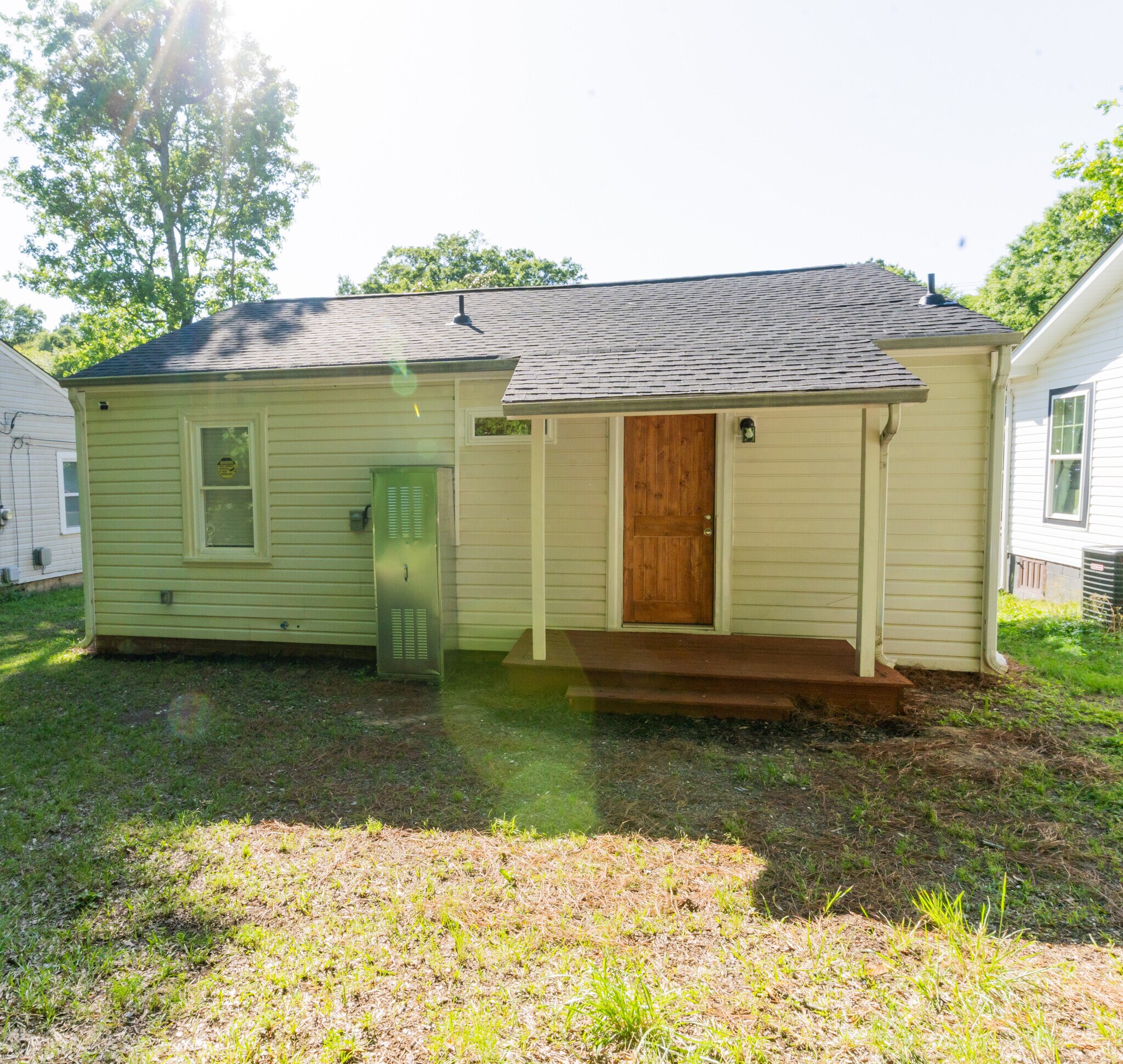 Building Photo - 315 Broad Dr SW