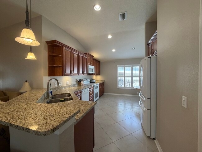 Building Photo - 4720 Decatur Cir