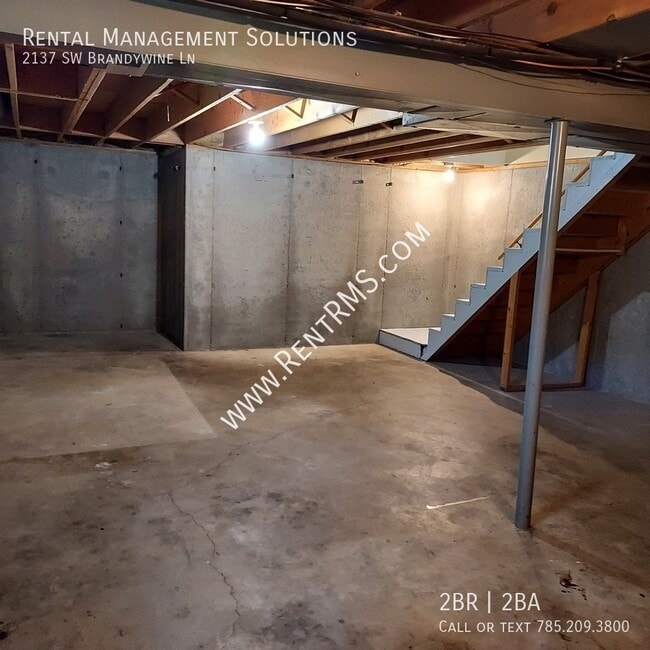 Building Photo - 2137 SW Brandywine Ln