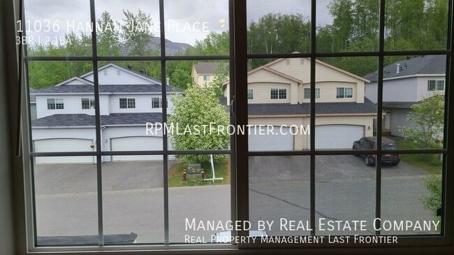 Building Photo - Modern and Stylish Eagle River Townhome