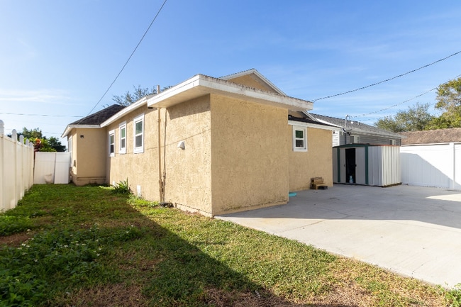 Building Photo - 3017 Freemont Terrace S