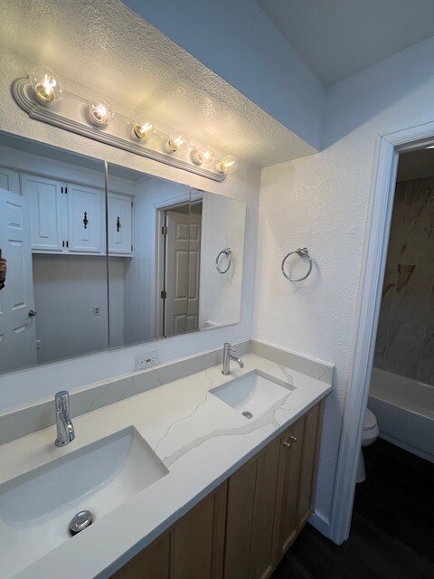 Main Bath - 1290 Starling Ln