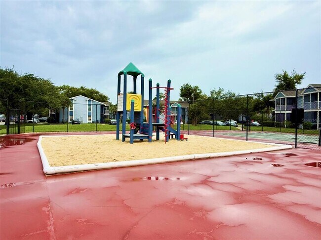 Building Photo - 3846 Bay Club Cir