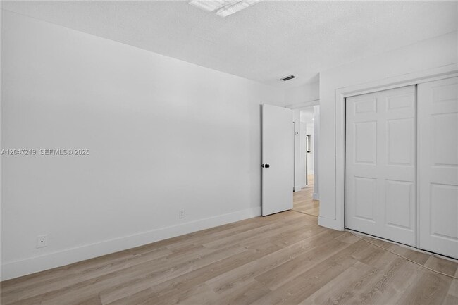 Building Photo - 615 NE 26th St