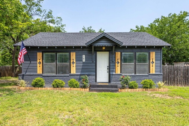 Primary Photo - Charming 3 bedroom 2 bath!