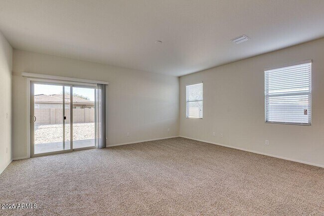 Building Photo - 16910 N Rosa Dr