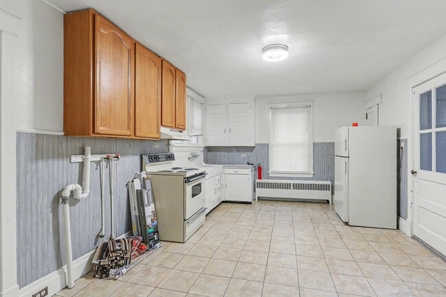 Building Photo - 218-222 S Sporting Hill Rd