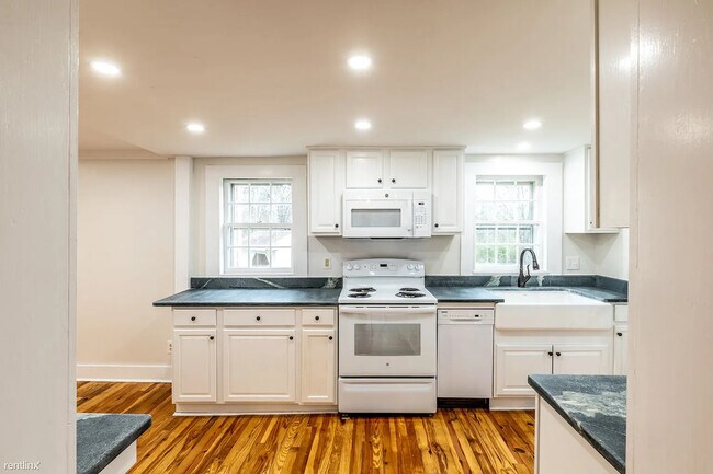 Building Photo - 7889 Blenheim Rd