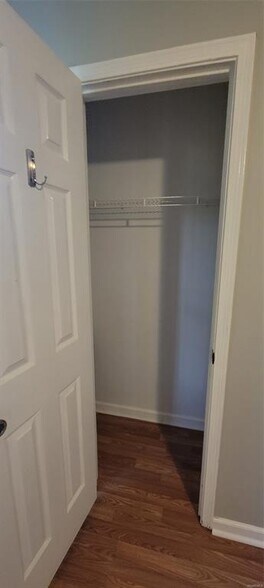 Building Photo - 135 Daffodil Dr