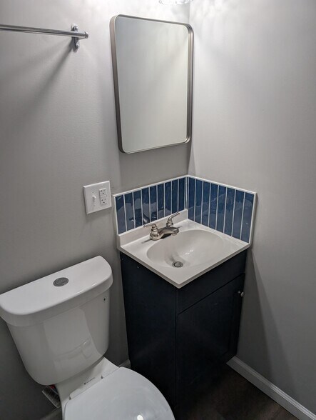 Building Photo - 457 Fewell St