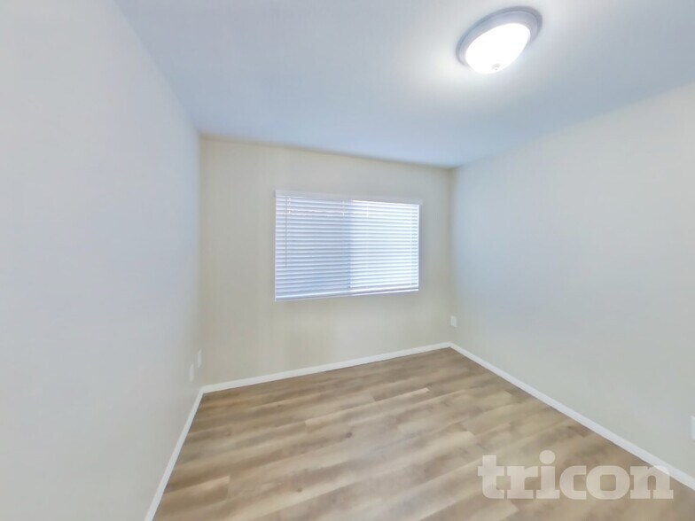 Building Photo - 4809 W Cochise Dr