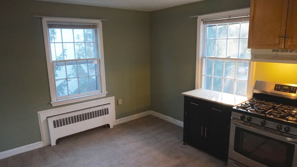 Kitchen/Living Combo - 1048 N Danville St