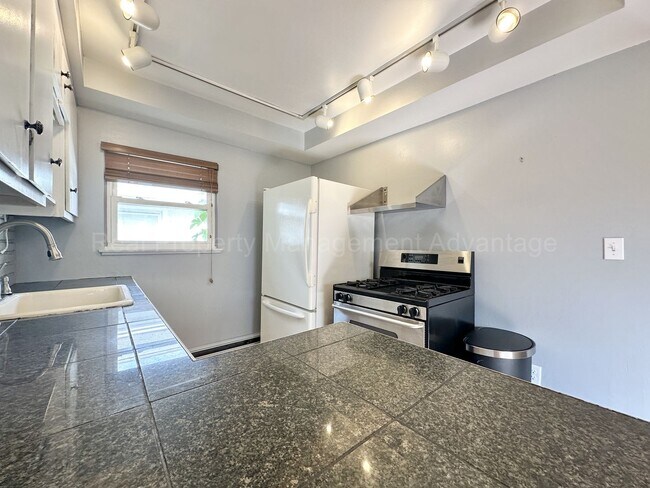 Building Photo - 574 Ardmore Dr