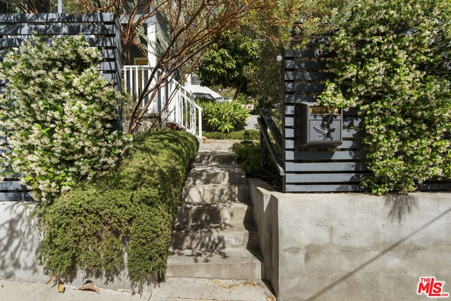 Building Photo - 4031 Camero Ave