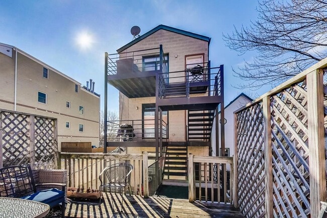 Building Photo - 1330 W Fletcher St