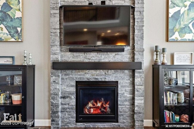 Building Photo - Beautiful Custom Wasilla Home!