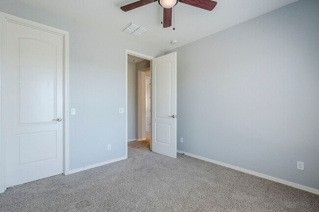 Building Photo - Stunning 4 bed 2.5 bath home with pool, in...