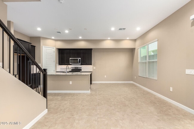 Building Photo - 4858 E Helena Dr