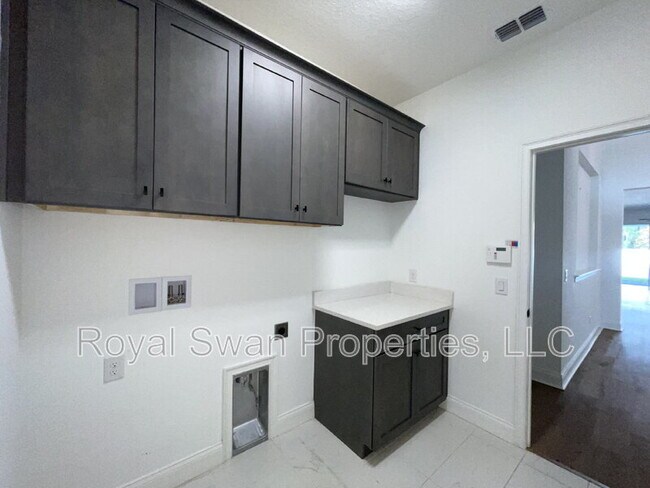 Building Photo - 929 Clearview Ave