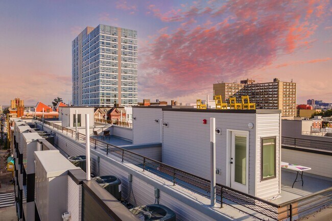 Building Photo - 1338 N 15th St