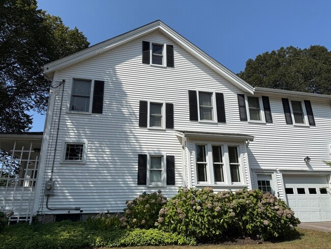 Building Photo - 507 Stonington Rd