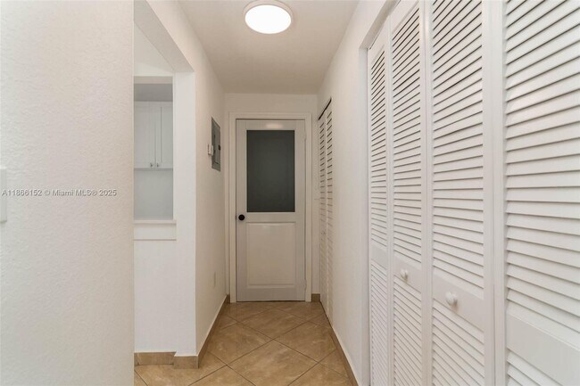 Building Photo - 694 NE 76th St