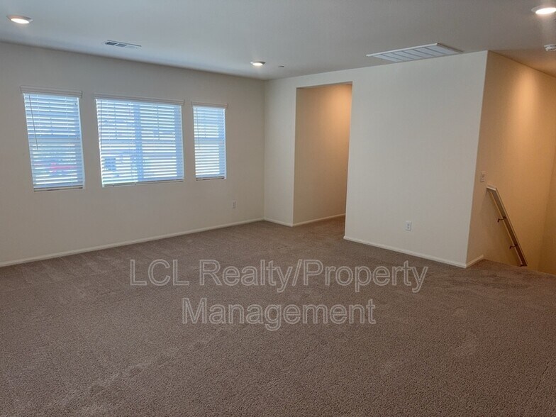 Building Photo - 26808 Baneberry Ct