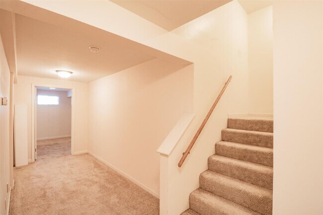Building Photo - 3309 Lower Lakes Estates Dr