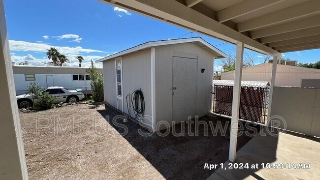 Building Photo - 738 Swan Dr