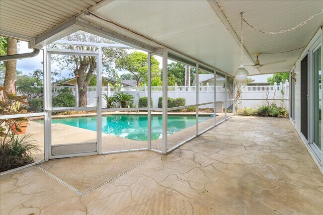 Building Photo - 1192 Lady Susan Dr
