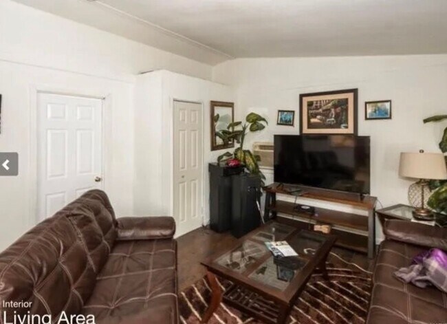 Building Photo - Charming 3BR House in East Saint Louis