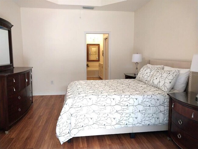 Building Photo - 5641 Hidden Oak Ct