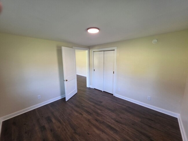 Building Photo - 1601 Chinquapin Grove Rd