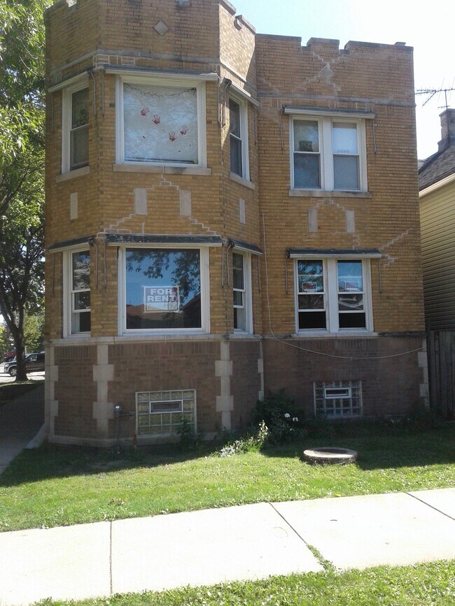 Primary Photo - 2417 W 52nd St