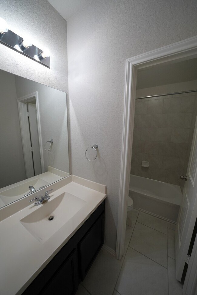 Building Photo - Immaculate First Time Rental in Potranco Run! - Realtor Commission: $750