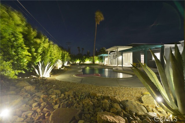 Building Photo - 2375 N San Antonio Rd