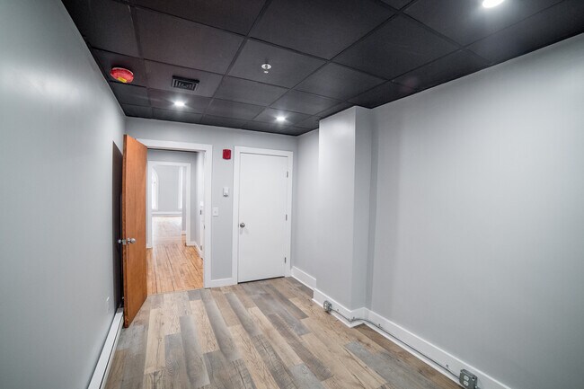 Building Photo - 22 State St