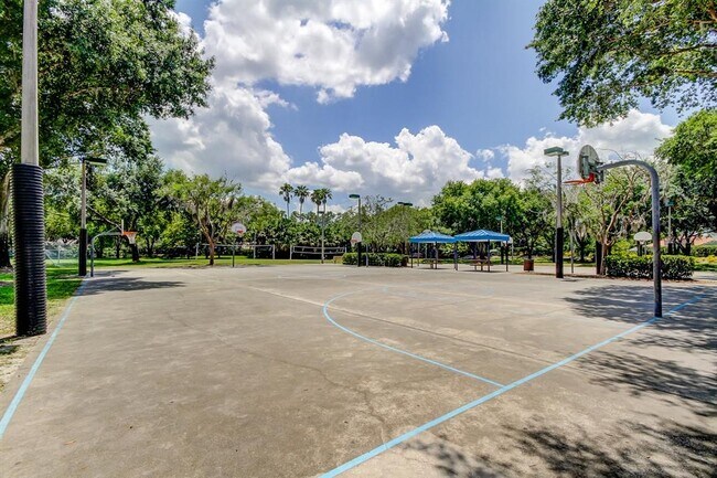 Building Photo - 3773 Pendlebury Dr