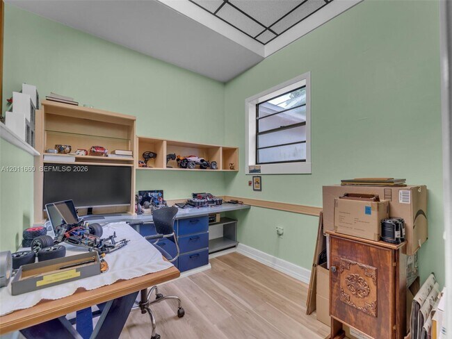 Building Photo - 520 NW 32nd Pl