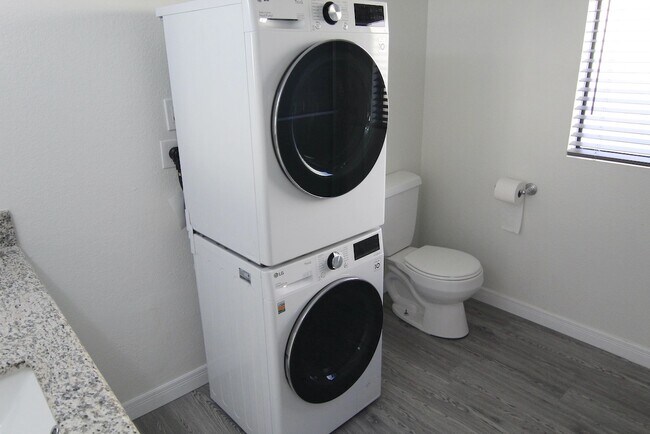 Building Photo - 4721 Kester Ave