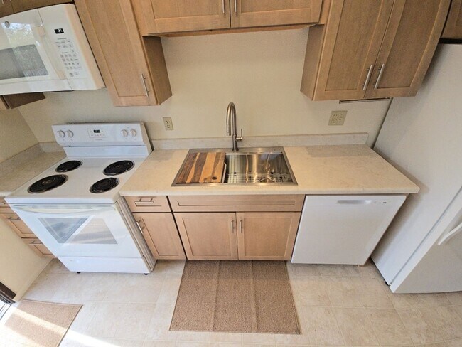 Building Photo - Remodeled 3BD/2A Arcata home close to parks, schools!