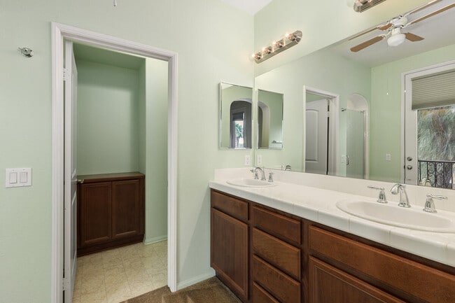 Building Photo - 245 Paseo Gregario