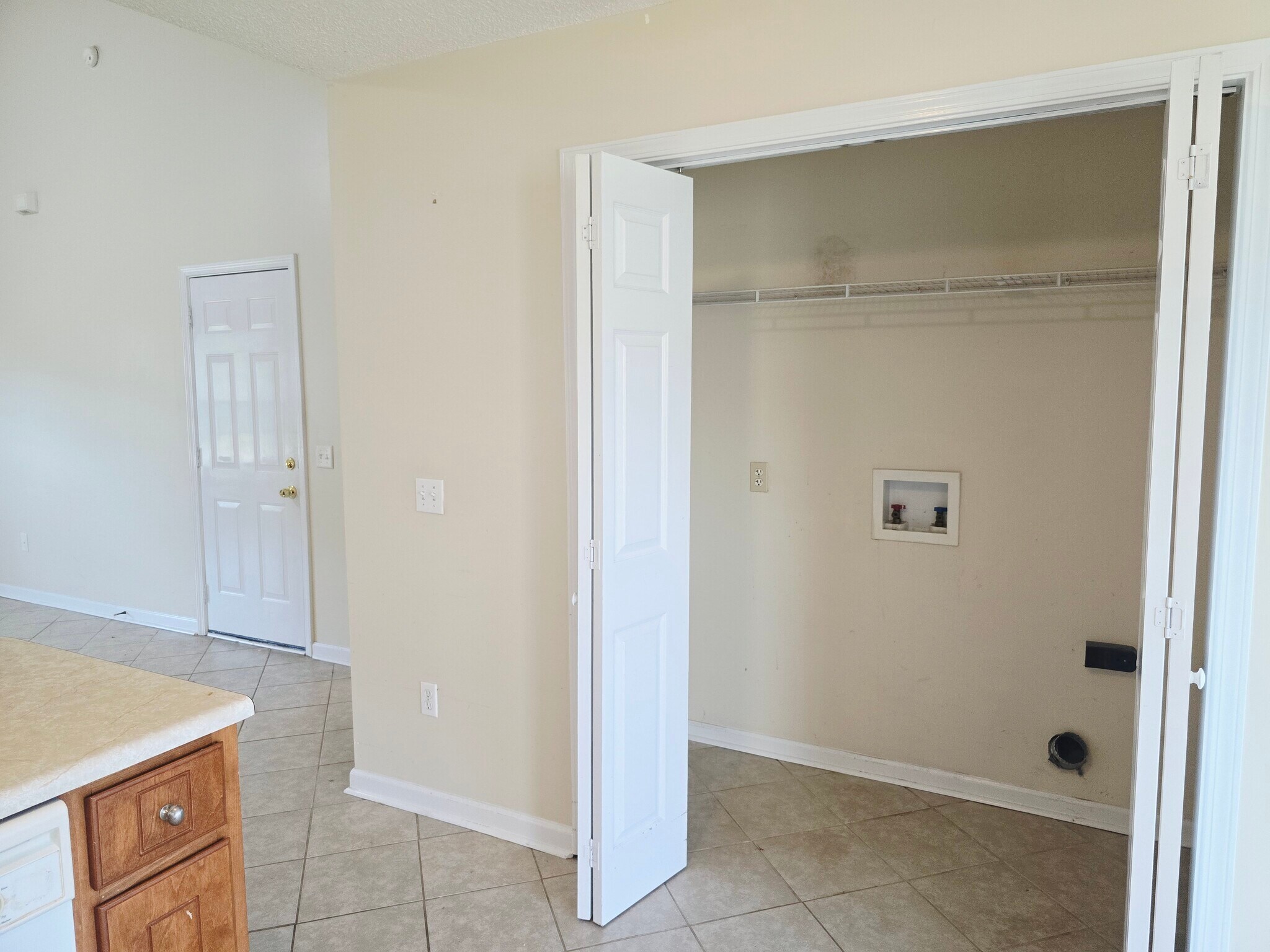 Building Photo - 111 Quarterhorse Dr
