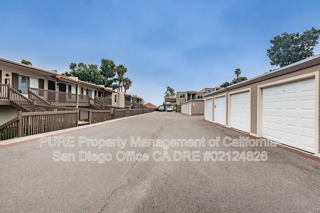 Building Photo - 615 Vine St